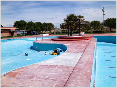 Fugas de piscinas trabajos de comprobación de fuga por gas en piscina exterior