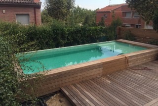 Piscina lúdica con tarima